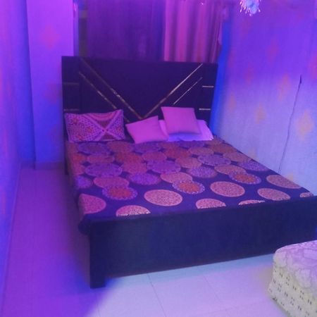 Aj Room Service Civic Center 拉瓦尔品第 外观 照片